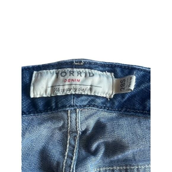 Torrid Denim Blue Jeans Bootcut Plus Size 28 Ripped Distressed Boot - Picture 7 of 7